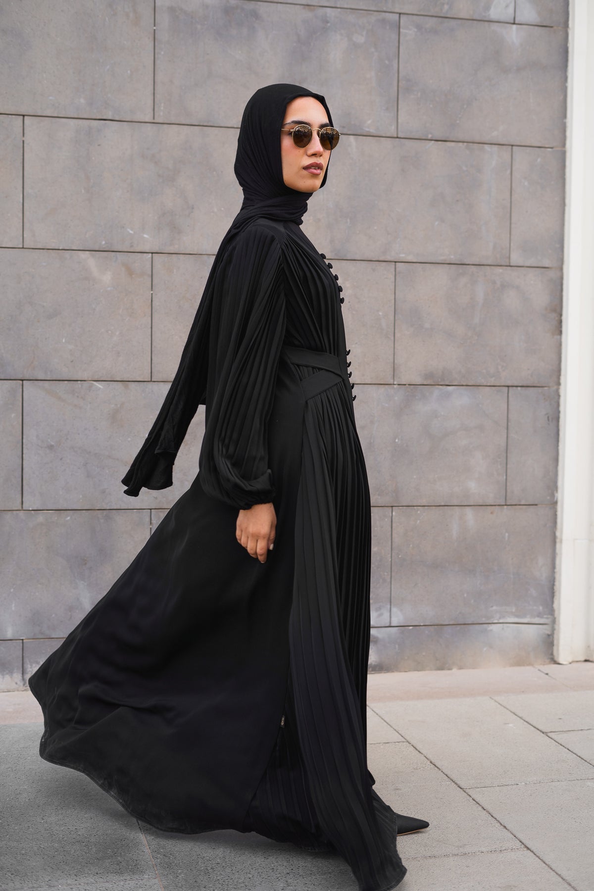 Black Trendy Modest Abaya