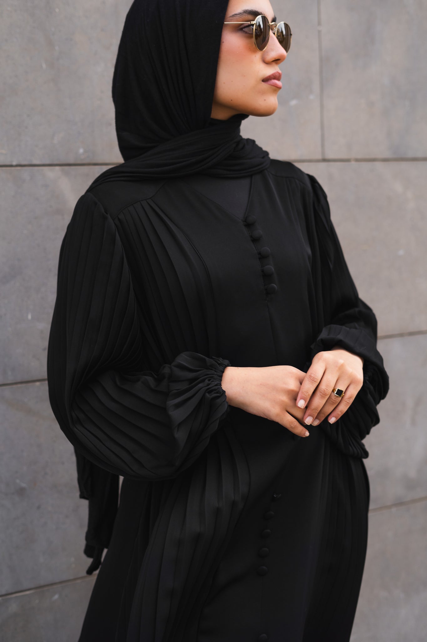 Black Trendy Modest Abaya