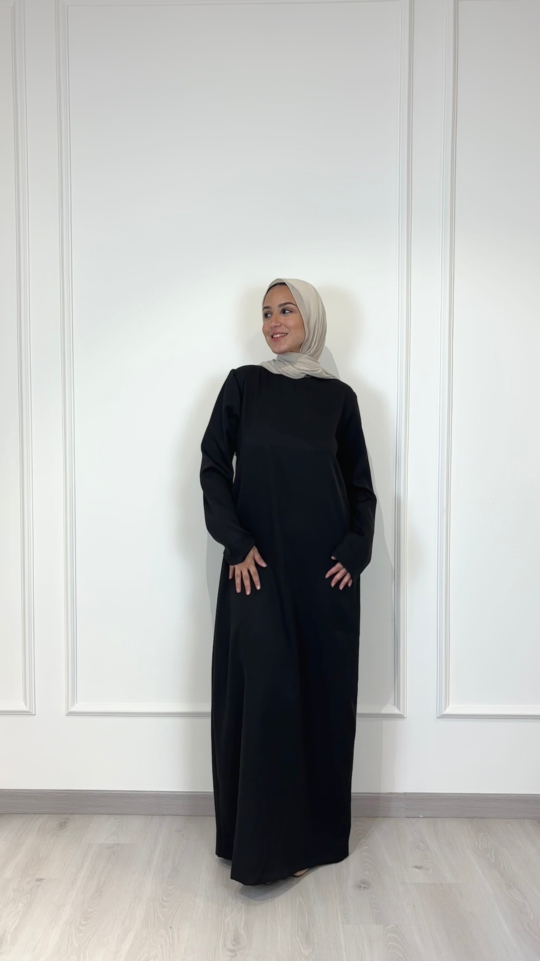 Crepe Rosaline Basic Dress