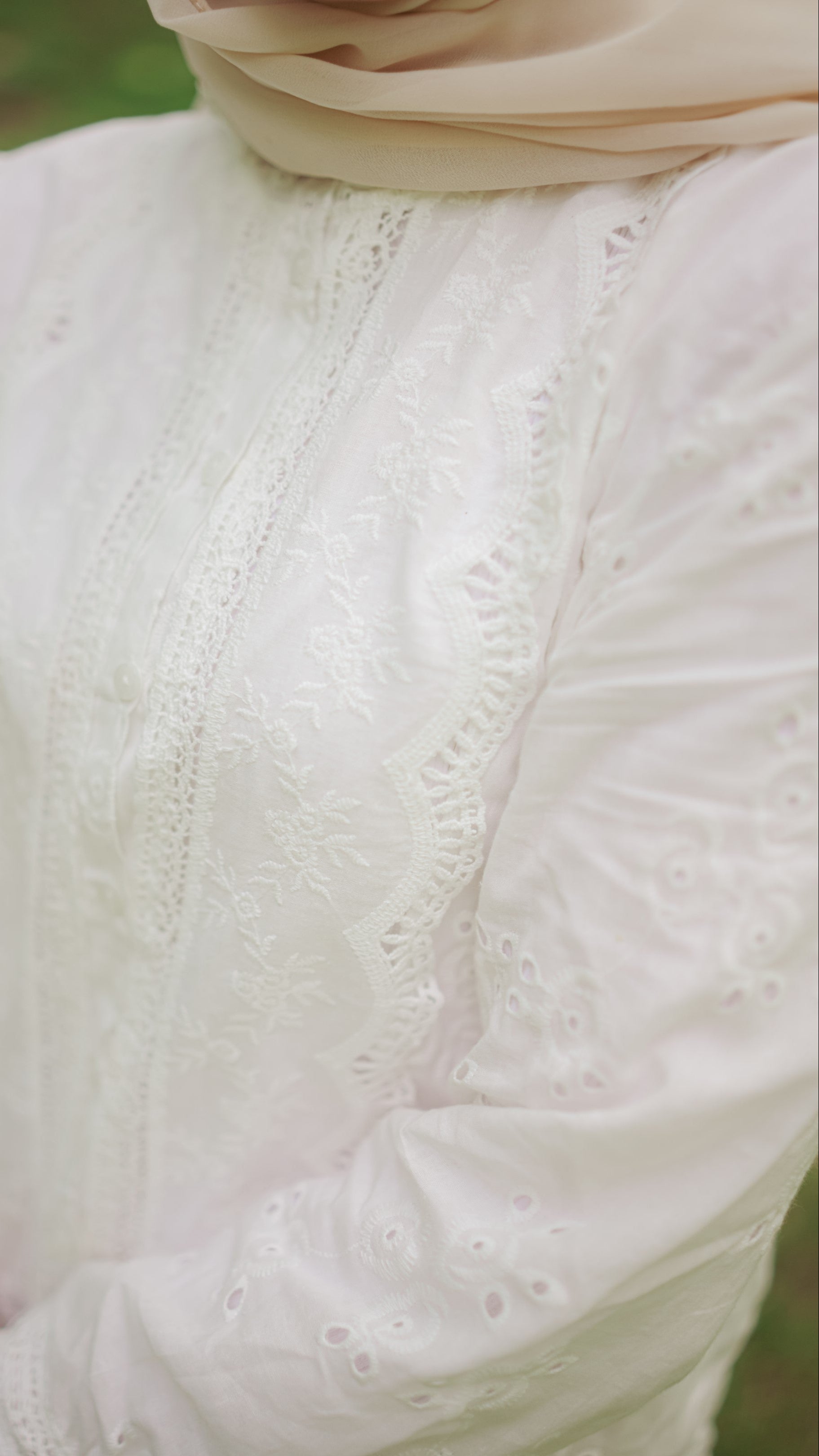 Lina Embroidered Blouse - Ivory