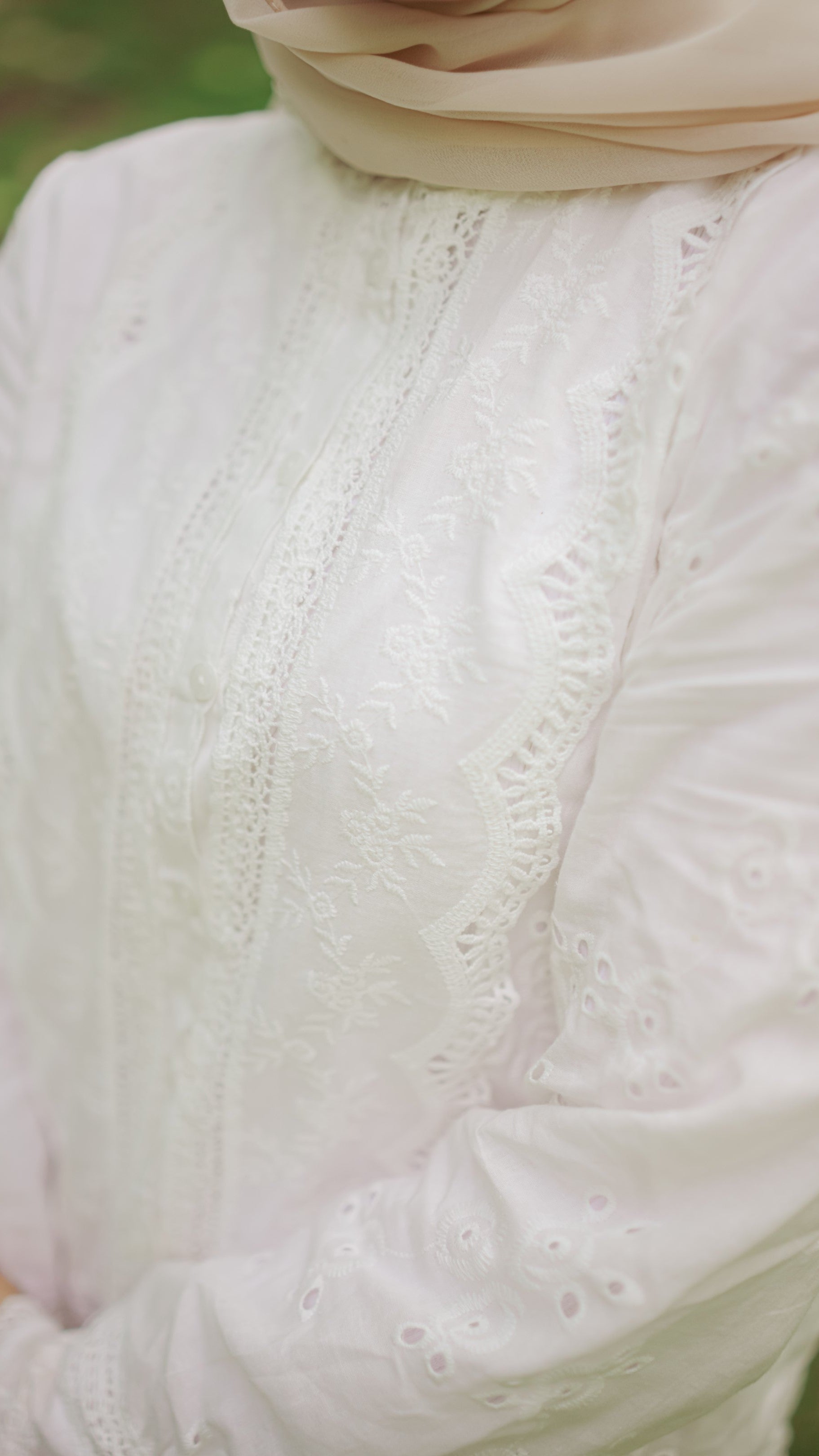 Lina Embroidered Blouse - Ivory